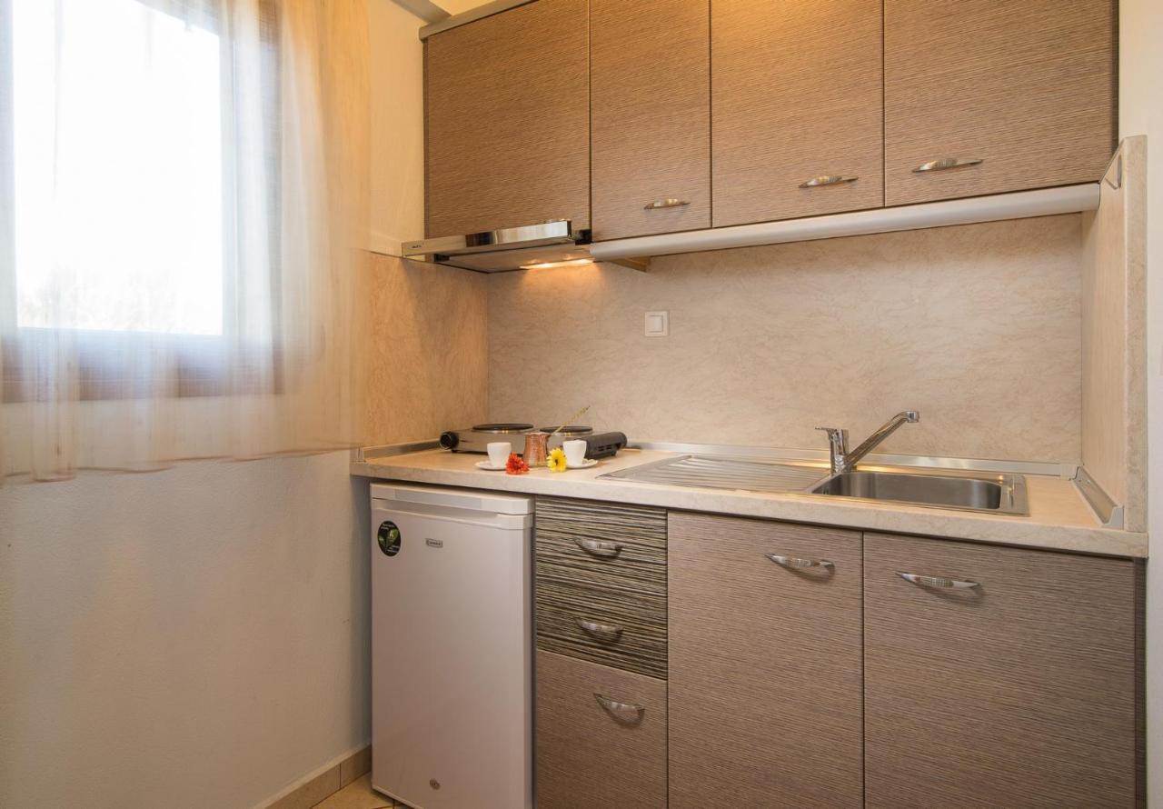 Rodon Garden Apartment Sarti Exterior photo