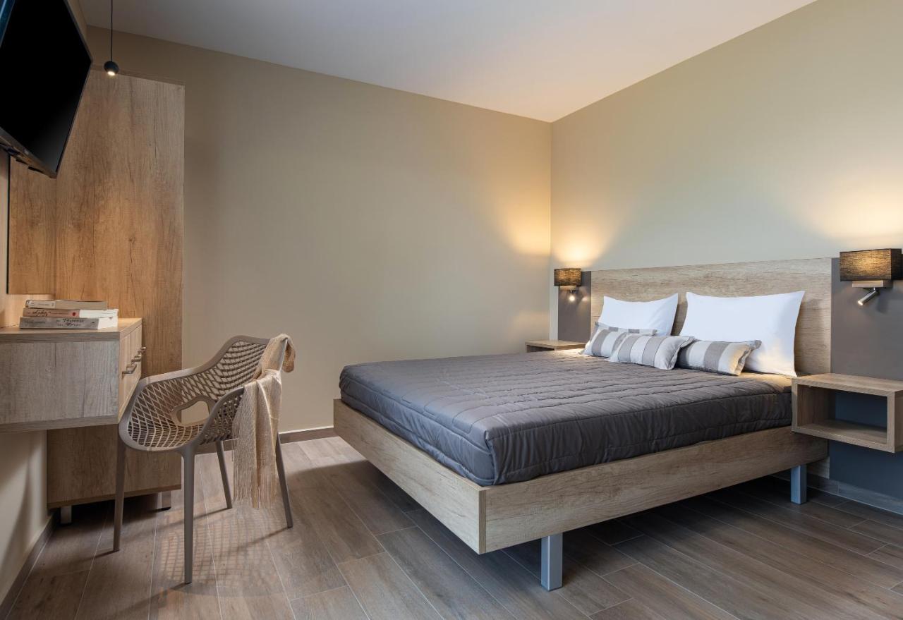 Rodon Garden Apartment Sarti Exterior photo